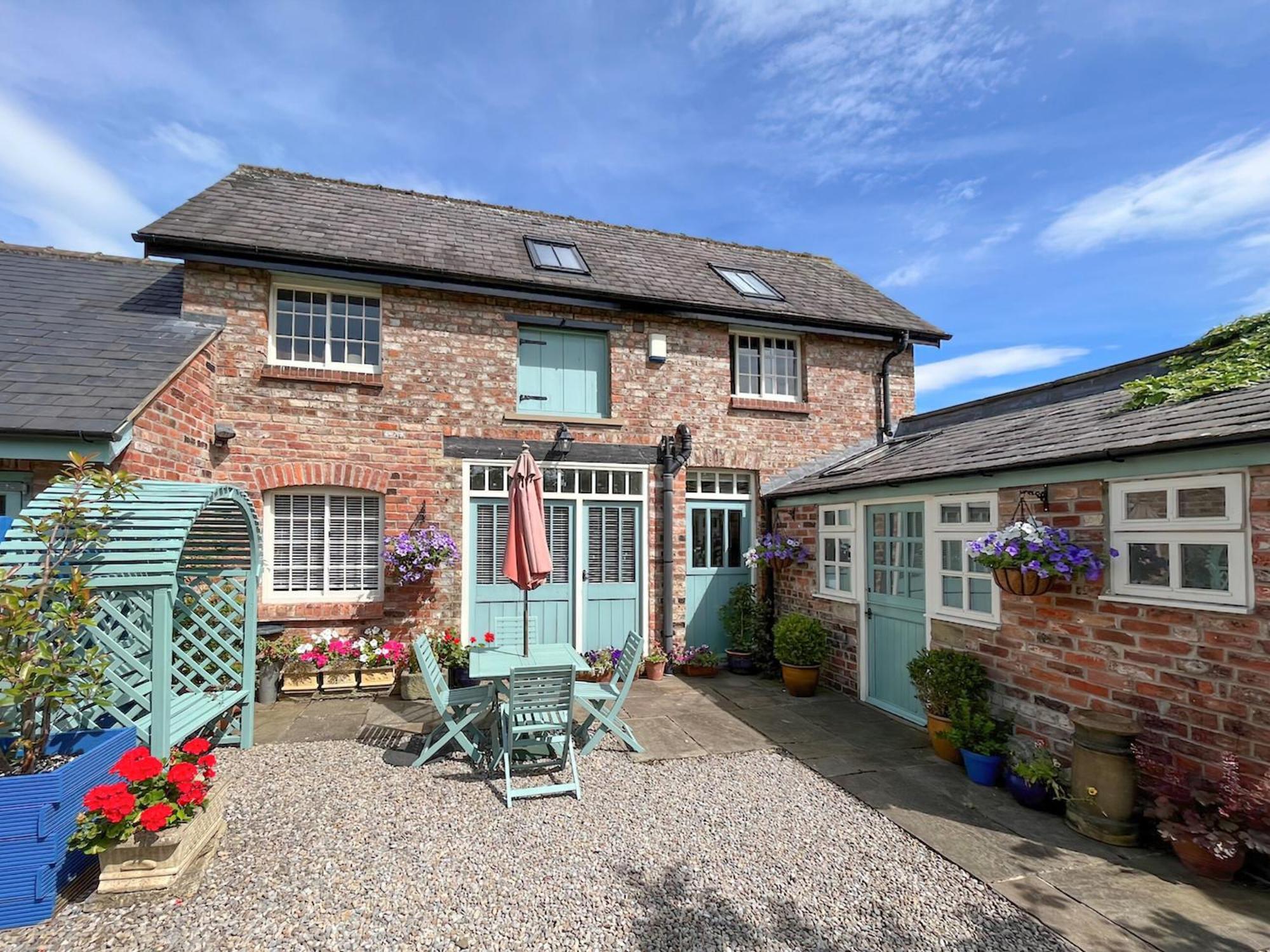 The Old Coach House Villa York Exterior photo